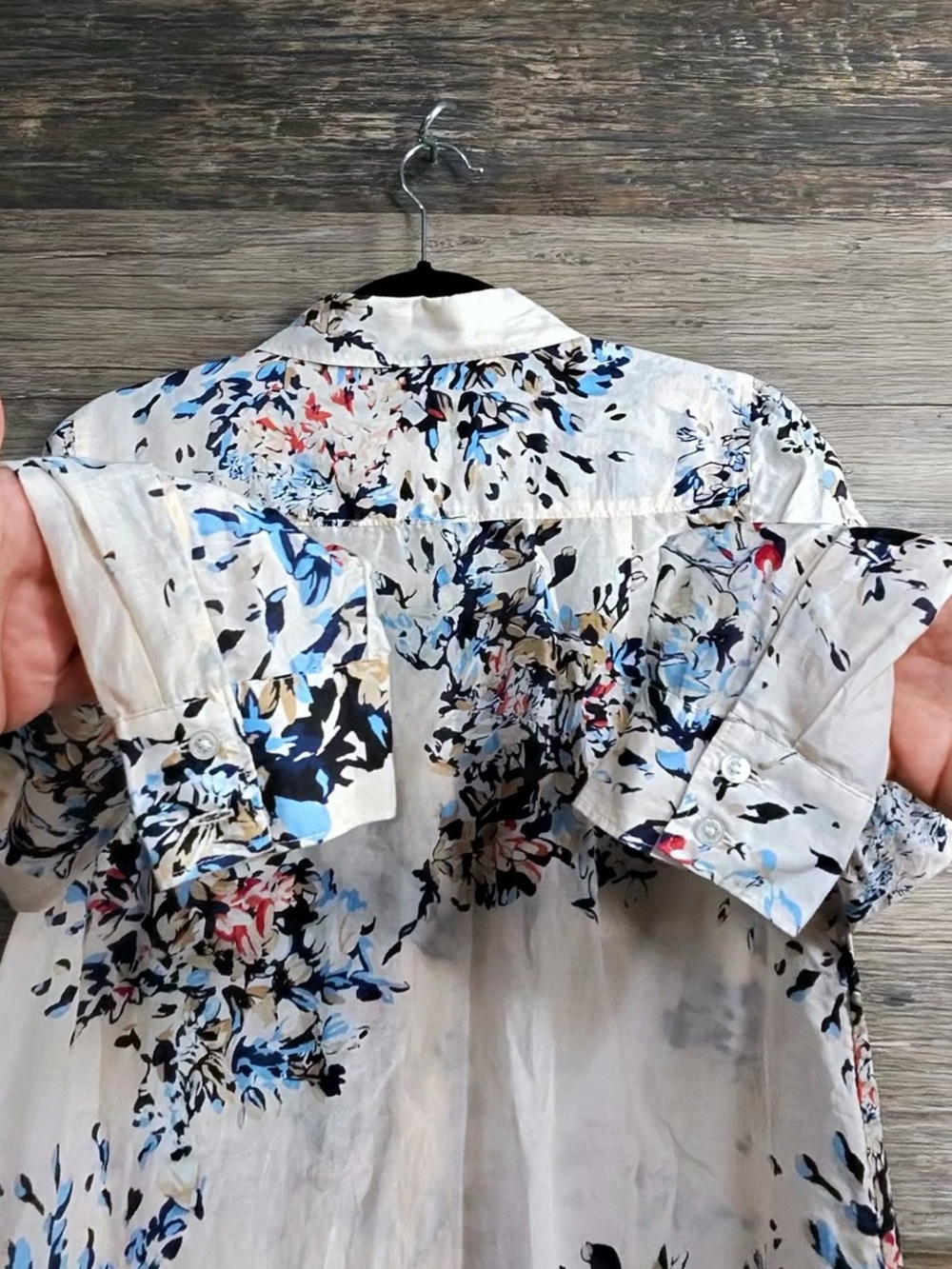 White House Black Market Cream Button-Down with Blue & Pink Floral Print - Picture 5 of 9